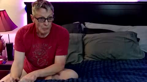 Snapshot of itsallaboutme68 chatting on 04-21-26, 04:19 Just John online show from 04-21-26, 04:19