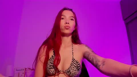 Snapshot of itscamill chatting on 09-20-25, 02:12 camill online show from 09-20-25, 02:12