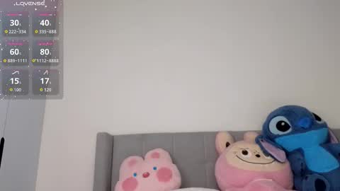 Snapshot of itsdevilcat chatting on 10-23-25, 02:11 Queen Liya online show from 10-23-25, 02:11