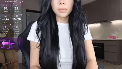 Snapshot of itsdevilcat chatting on 10-28-25, 05:15 Queen Liya online show from 10-28-25, 05:15