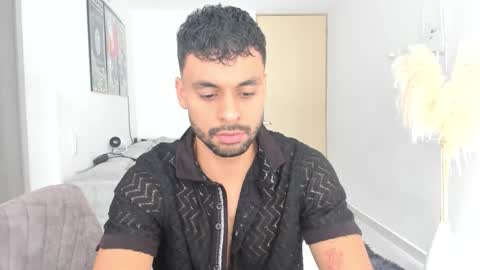 Snapshot of itsgeo1111 chatting on 10-17-25, 06:43 CALL ME GEO online show from 10-17-25, 06:43