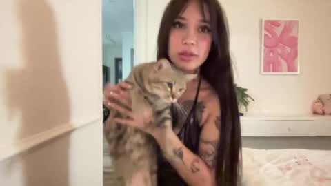 Snapshot of itshelltai chatting on 01-14-26, 04:45 helltai online show from 01-14-26, 04:45