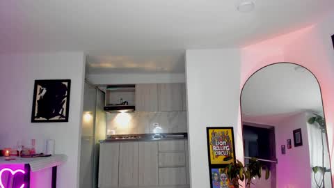 Snapshot of itslau_ chatting on 12-12-24, 02:48 lau online show from 12-12-24, 02:48