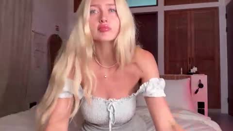 Snapshot of itslunaaaaa chatting on 07-21-26, 02:58 Luna online show from 07-21-26, 02:58