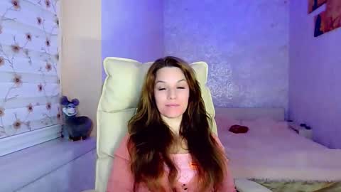 Snapshot of itslunaday chatting on 09-15-25, 06:52 itslunaday online show from 09-15-25, 06:52