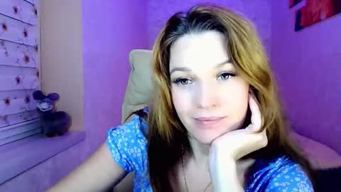 Snapshot of itslunaday chatting on 10-24-25, 06:59 itslunaday online show from 10-24-25, 06:59