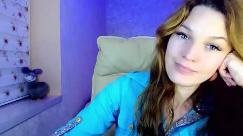 Snapshot of itslunaday chatting on 11-04-25, 04:28 itslunaday online show from 11-04-25, 04:28