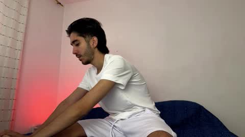 Snapshot of itsmartin_ chatting on 02-15-26, 03:53 itsmartin_ online show from 02-15-26, 03:53