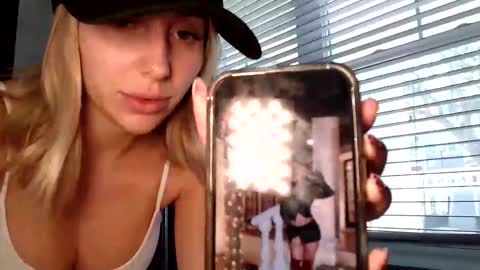 Alexis Rae online show from 11-24-25, 06:18