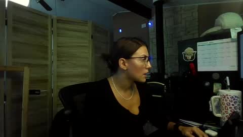 ItsMeSophie X online show from 09-10-25, 04:07