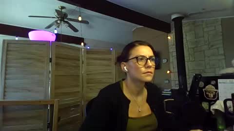 ItsMeSophie X online show from 10-28-25, 04:53