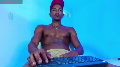 Snapshot of itsmikenoir chatting on 11-27-25, 11:23 Limited offer 50 online show from 11-27-25, 11:23