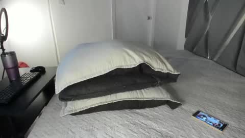 Snapshot of itsmoon_swt_ chatting on 05-26-26, 07:10 Moon online show from 05-26-26, 07:10