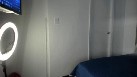 Snapshot of itsmoon_swt_ chatting on 06-01-26, 06:09 Moon online show from 06-01-26, 06:09