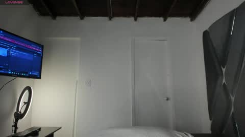 Snapshot of itsmoon_swt_ chatting on 06-06-26, 06:01 Moon online show from 06-06-26, 06:01