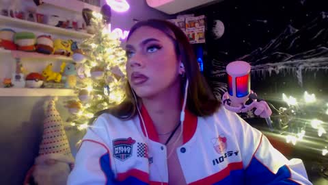 Snapshot of itsnickibabyy chatting on 12-02-24, 10:45 Nicki Foxx online show from 12-02-24, 10:45