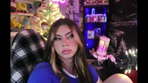 Snapshot of itsnickibabyy chatting on 12-08-24, 12:18 Nicki Foxx online show from 12-08-24, 12:18