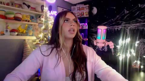 Snapshot of itsnickibabyy chatting on 12-12-24, 02:26 Nicki Foxx online show from 12-12-24, 02:26