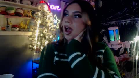 Snapshot of itsnickibabyy chatting on 12-25-24, 11:31 Nicki Foxx online show from 12-25-24, 11:31