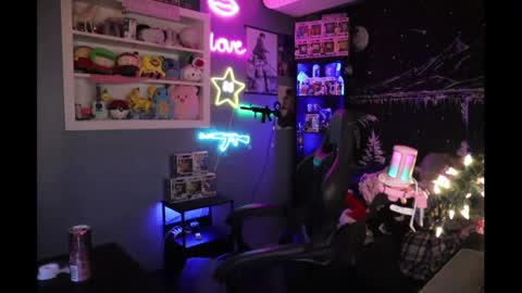 Snapshot of itsnickibabyy chatting on 12-27-24, 02:04 Nicki Foxx online show from 12-27-24, 02:04