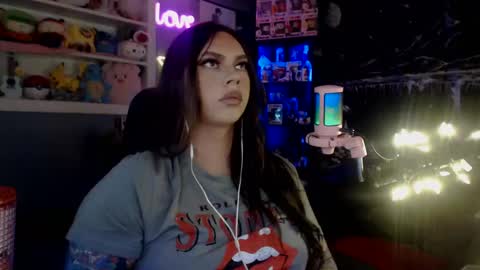 Snapshot of itsnickibabyy chatting on 01-05-25, 03:32 Nicki Foxx online show from 01-05-25, 03:32