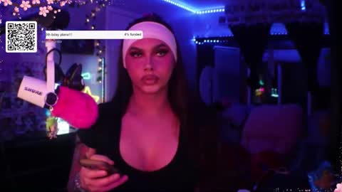 Snapshot of itsnickibabyy chatting on 11-06-25, 01:39 Nicki Foxx online show from 11-06-25, 01:39