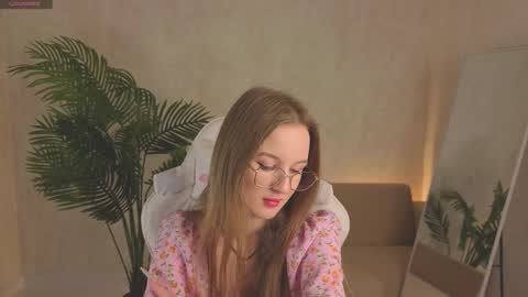 Snapshot of itsolivegarden chatting on 10-22-25, 05:52 itsolivegarden online show from 10-22-25, 05:52