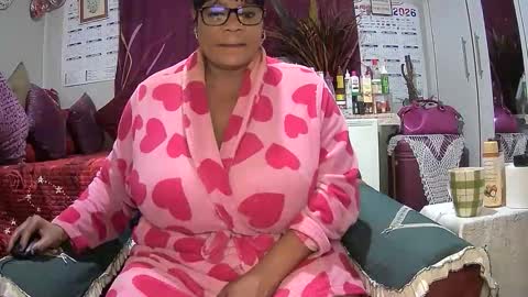 itumeleng74 online show from 05-12-26, 08:06