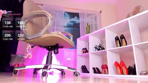 Snapshot of itzel__ chatting on 11-17-25, 01:39 Call me Itzel online show from 11-17-25, 01:39