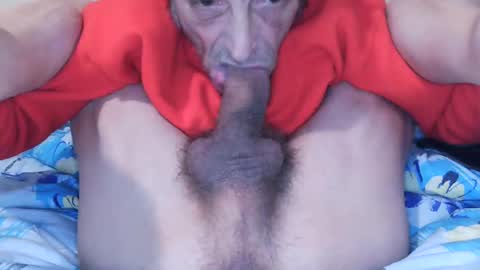 Snapshot of iuuuf2 chatting on 02-14-25, 01:13 Iuuuf2 or Samel online show from 02-14-25, 01:13