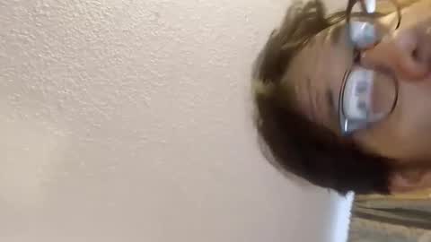 Snapshot of ivanchelon chatting on 03-02-25, 02:21 Vanchi online show from 03-02-25, 02:21