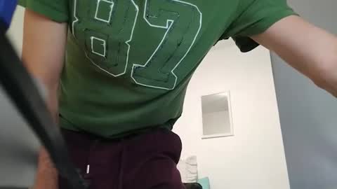Snapshot of ivanchelon chatting on 04-25-26, 12:24 Vanchi online show from 04-25-26, 12:24