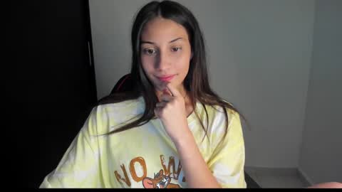 Snapshot of ivanna_essis chatting on 01-05-25, 04:36 ivanna_essis online show from 01-05-25, 04:36