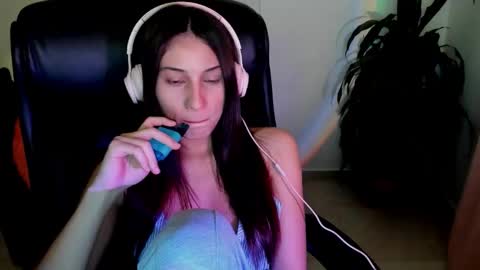 Snapshot of ivanna_essis chatting on 10-11-25, 12:54 ivanna_essis online show from 10-11-25, 12:54