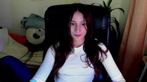 Snapshot of ivanna_essis chatting on 10-19-25, 12:33 ivanna_essis online show from 10-19-25, 12:33