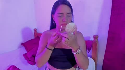 Snapshot of ivannaa18 chatting on 05-25-26, 02:06 ivannaa18 online show from 05-25-26, 02:06