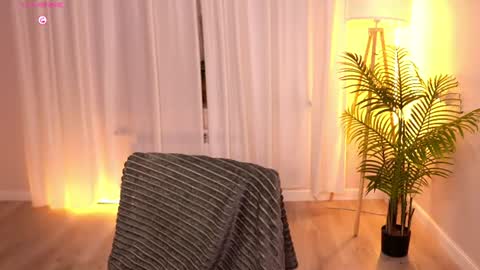 Snapshot of ivi_ca chatting on 07-28-26, 04:39 Ivica online show from 07-28-26, 04:39