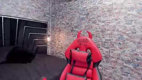 Ivis  online show from 02-10-25, 05:41