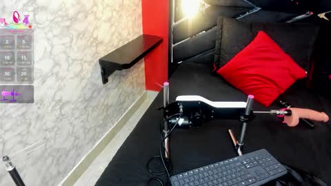 Ivis  online show from 12-22-25, 12:35