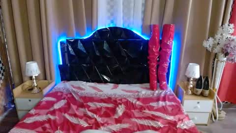 ivone_twinkle online show from 05-08-26, 03:56