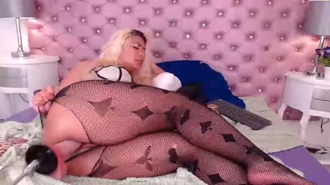 IvonnyBon online show from 02-15-26, 07:51