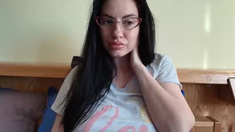 Snapshot of ivoryorchid chatting on 09-20-25, 02:51 Ivory online show from 09-20-25, 02:51