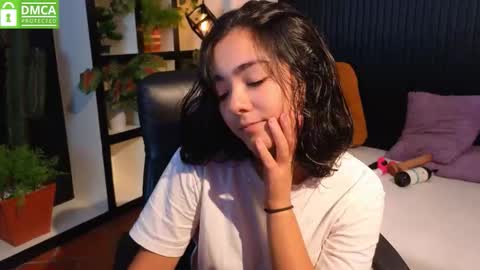 Snapshot of ivy_gail chatting on 11-18-25, 05:34 IVY online show from 11-18-25, 05:34