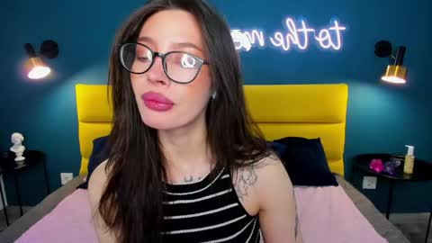 Snapshot of ivydainty chatting on 04-26-26, 01:36 Ivy online show from 04-26-26, 01:36