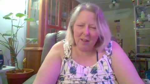 ivyjane3522 online show from 04-19-26, 12:54