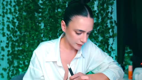 Miss Ivy online show from 12-08-24, 05:11