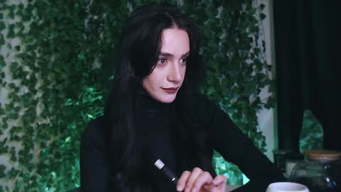 Miss Ivy online show from 01-09-25, 05:43