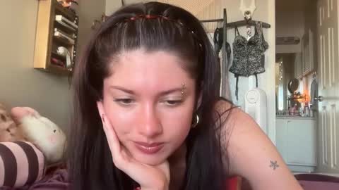 Snapshot of ivyquinette chatting on 02-16-26, 11:45 Ivy online show from 02-16-26, 11:45