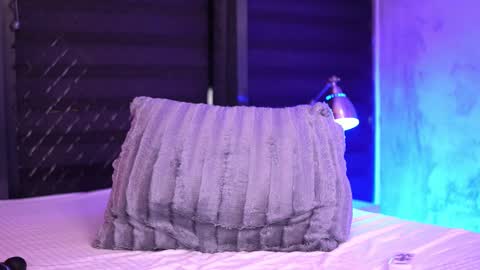 IvyRowa online show from 02-13-25, 01:29