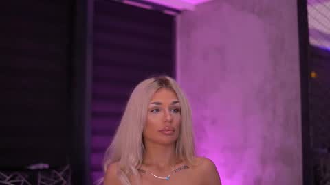 IvyRowa online show from 10-23-25, 05:55